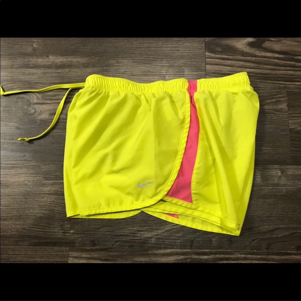 Shorts - Picture 4 of 5